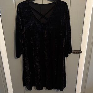 Elegant Black Velvet Women's Top